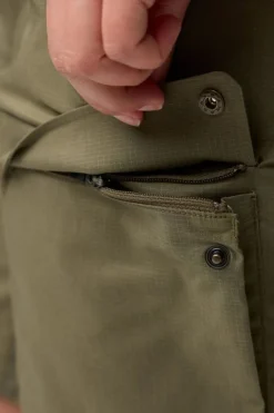 Short Hybrid Trail Shorts