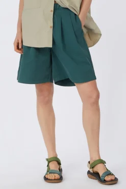 Short Two Tuck Wide Half Pants
