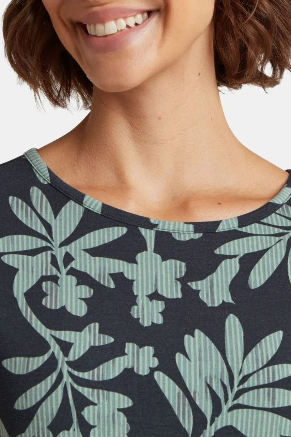 T-Shirt Neha Relaxed Tee